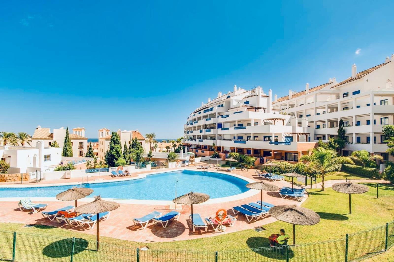 Duquesa Suites Golf And Garden Castillo de Sabinillas Екстериор снимка